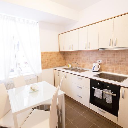 Sunny Old Town Apartment Brašov Exteriér fotografie