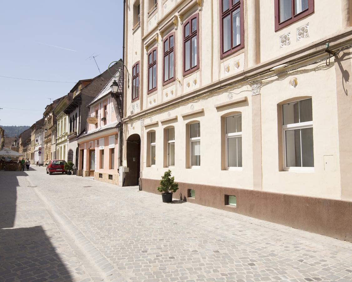 Sunny Old Town Apartment Brašov Exteriér fotografie