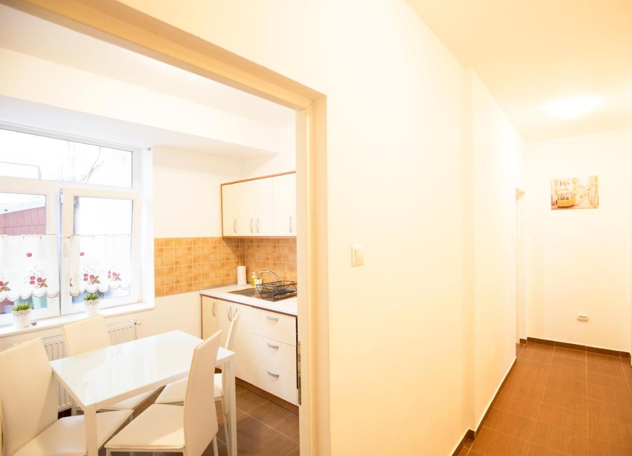 Sunny Old Town Apartment Brašov Exteriér fotografie