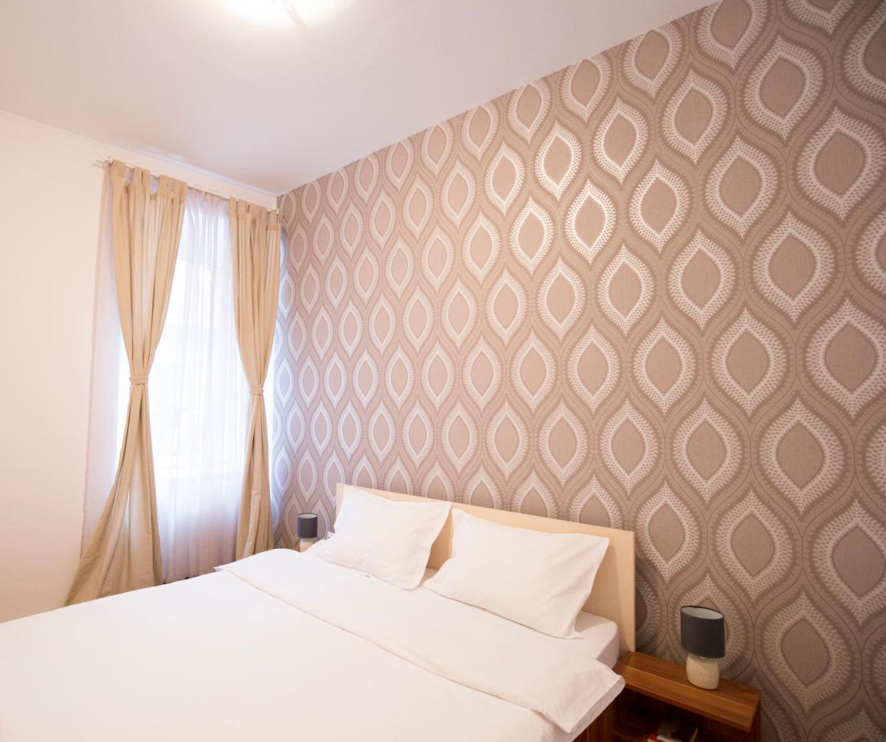 Sunny Old Town Apartment Brašov Exteriér fotografie
