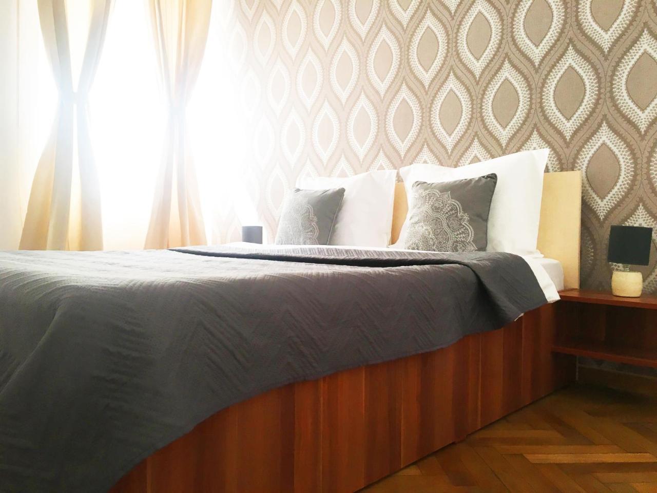 Sunny Old Town Apartment Brašov Exteriér fotografie