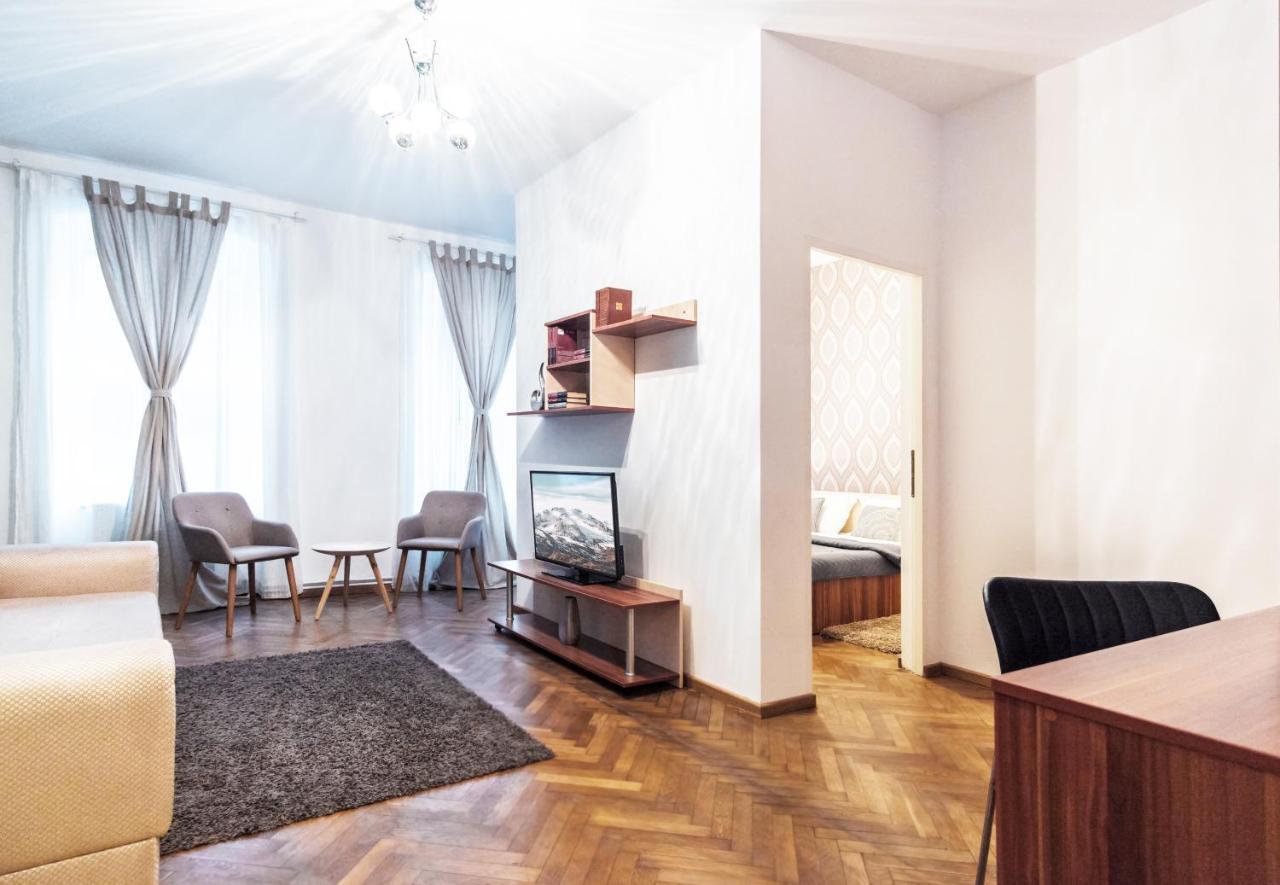 Sunny Old Town Apartment Brašov Exteriér fotografie