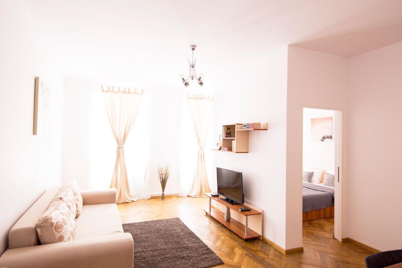 Sunny Old Town Apartment Brašov Exteriér fotografie